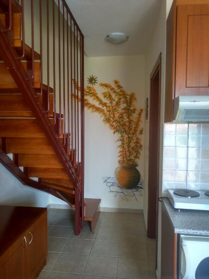 Phyllis Maisonettes Kallithea  外观 照片